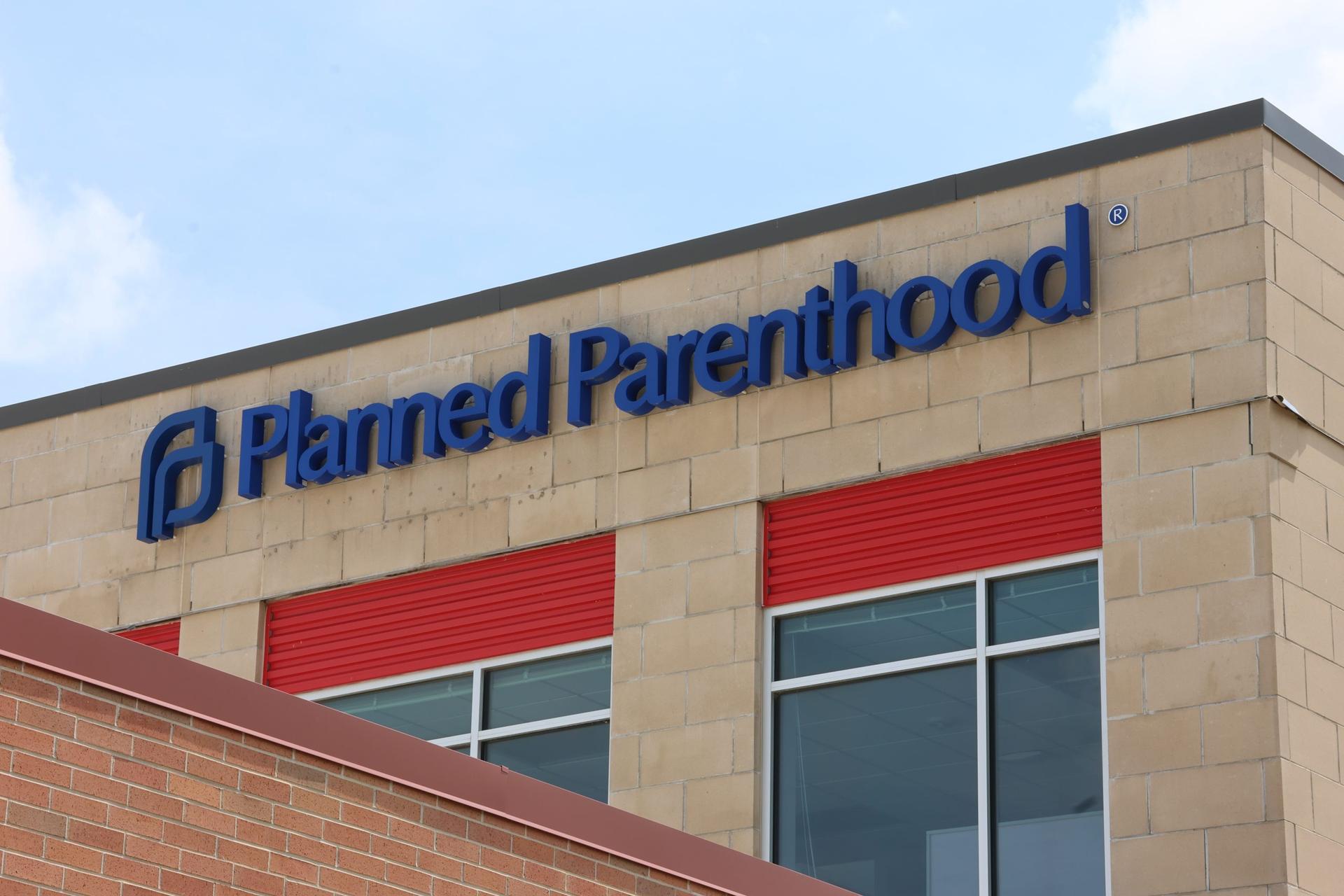 Planned Parenthood to halt Wisconsin abortion services due to new federal law